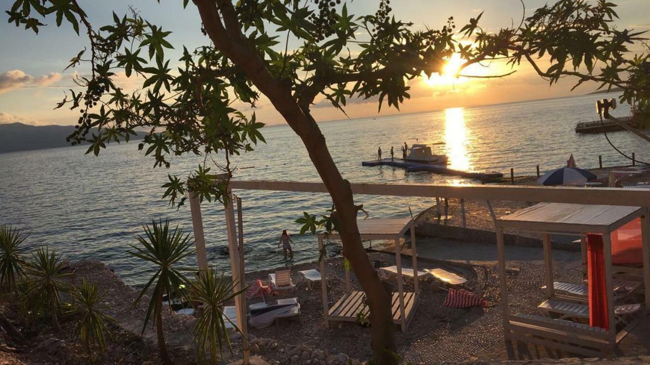 Bougainville Bay Resort - Villa 11 ซารานเดอ ภายนอก รูปภาพ